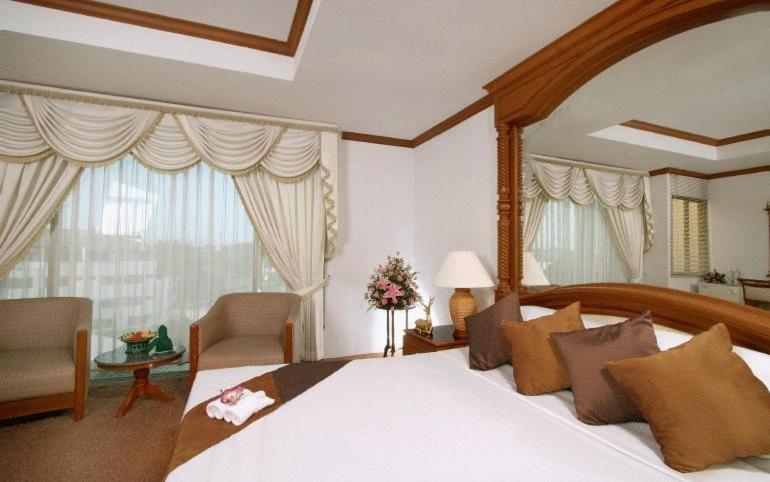 Chiangmai Ratanakosin Hotel Chiang Mai Exterior foto